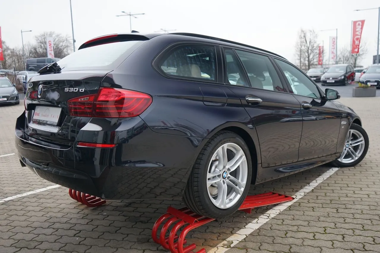 BMW 5er Reihe 530d Touring Sport-Aut....  Image 4