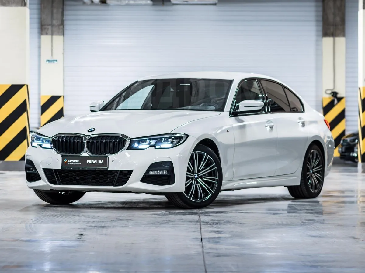 BMW 3-Series Image 1